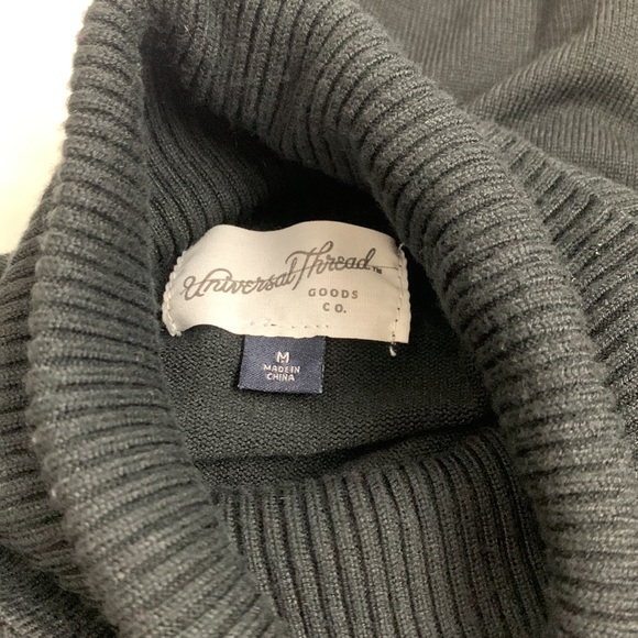 Universal Thread Black Turtleneck Long Sleeve Sweater Size M - Picture 5 of 5